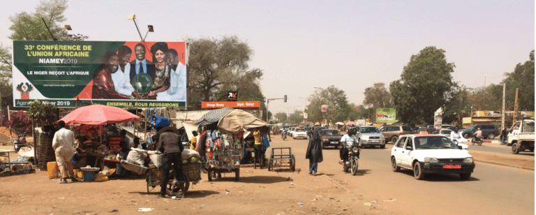 Niger, Niamey, Boulevard Mali Béro (2)(Rue IB-56) by NigerTZai